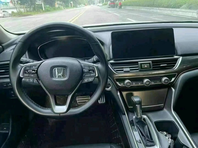 佛山23年本田雅阁6