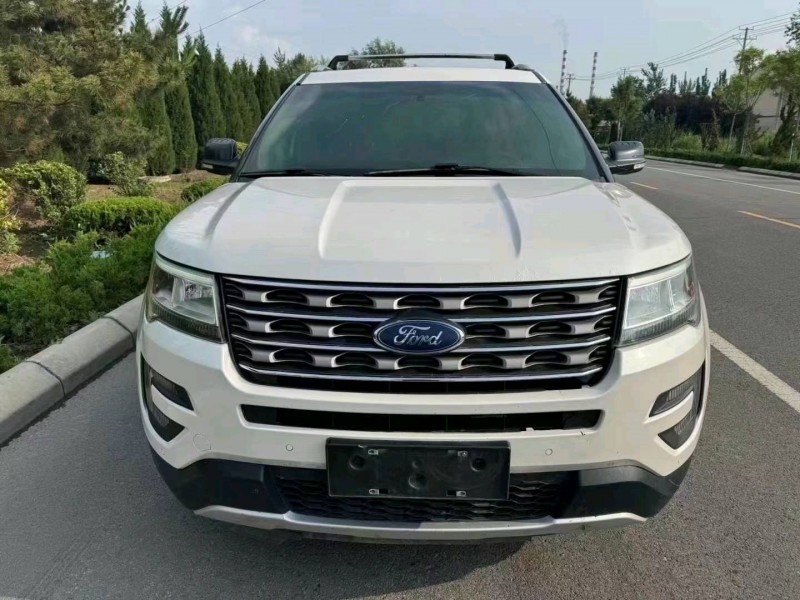 济宁16年福特探险者1