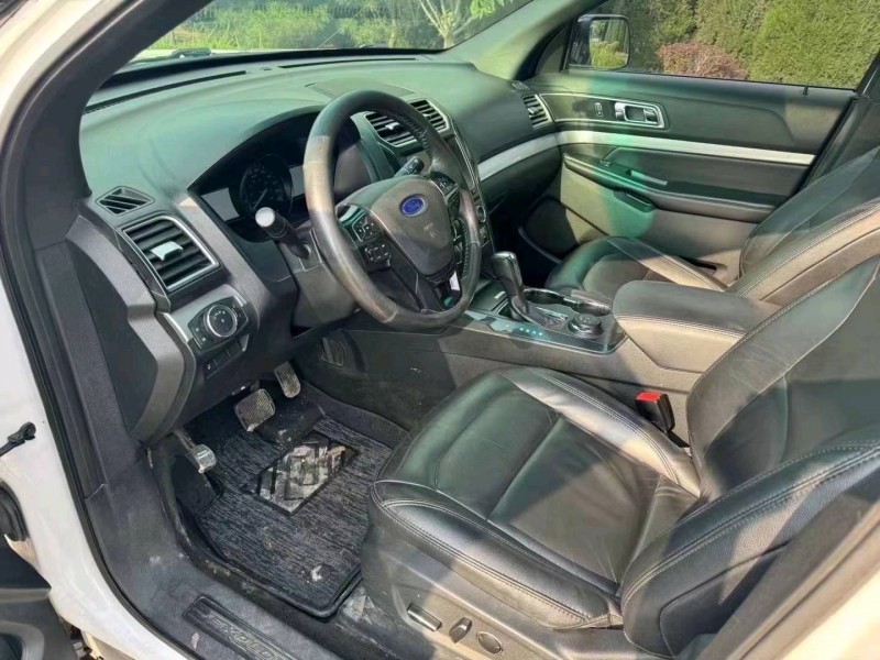 济宁16年福特探险者8