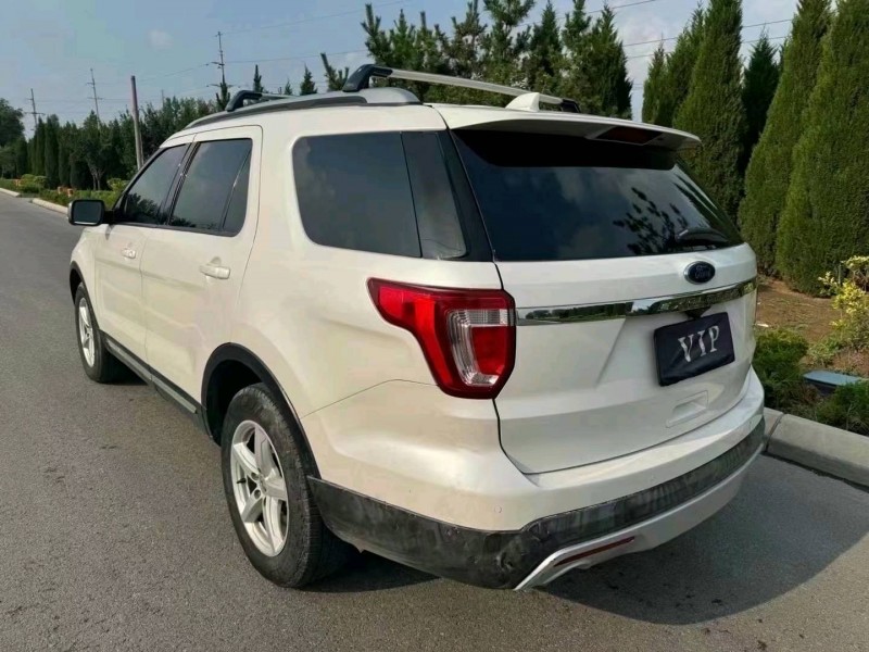 济宁16年福特探险者9