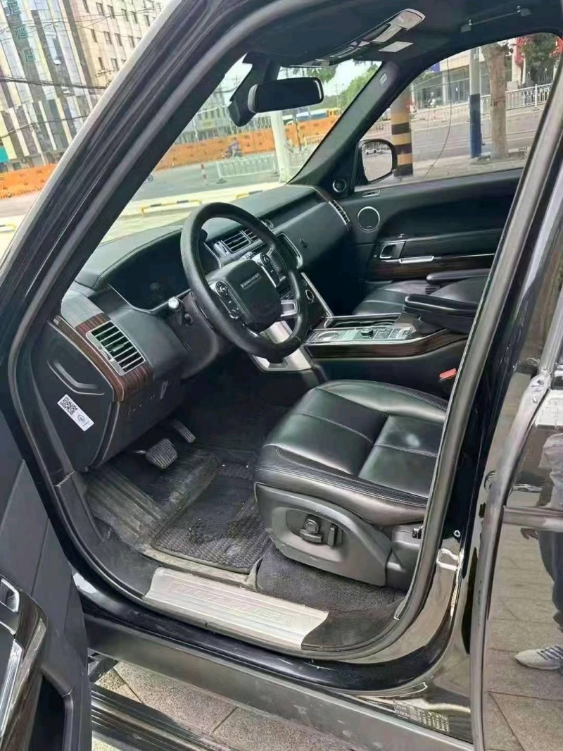 济宁17年路虎揽胜行政5