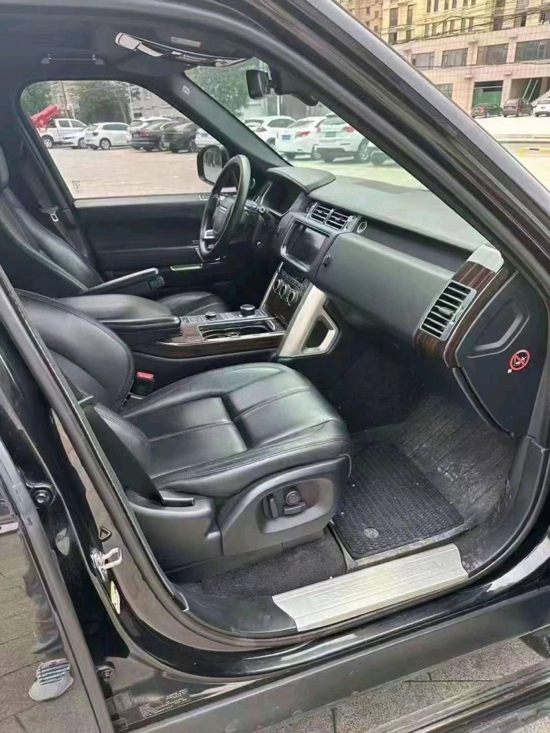 济宁17年路虎揽胜行政6