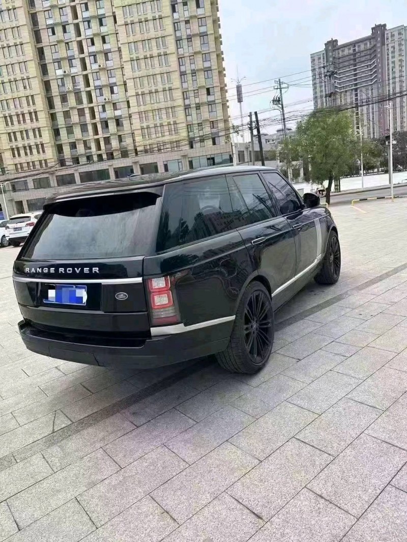 济宁17年路虎揽胜行政7