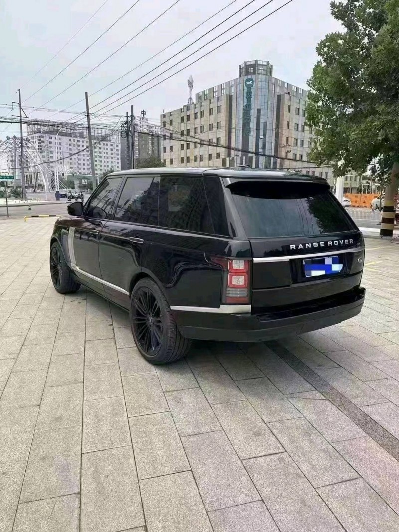 济宁17年路虎揽胜行政8