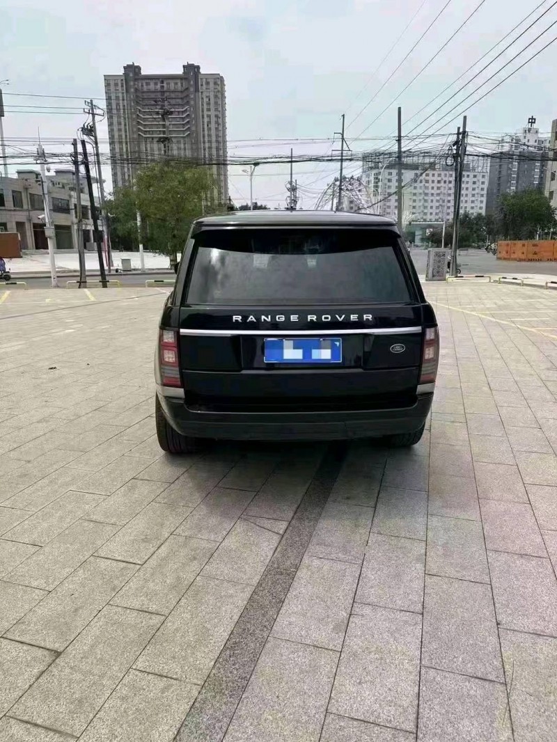 济宁17年路虎揽胜行政9