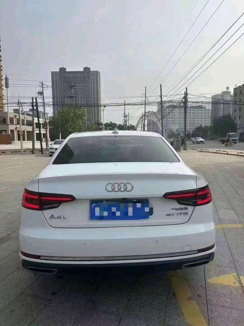 济宁19年奥迪A4L9
