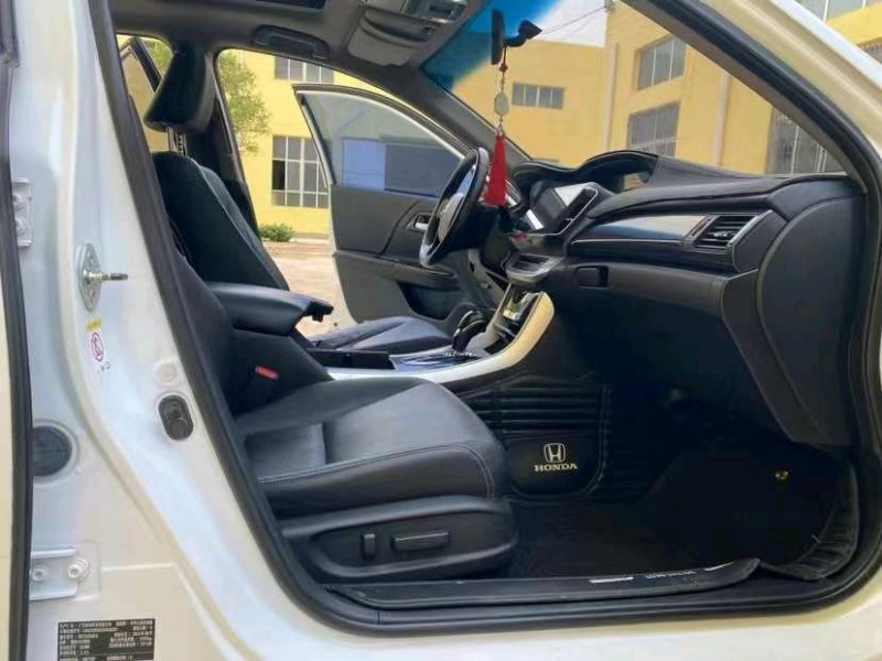 济宁14年本田雅阁8