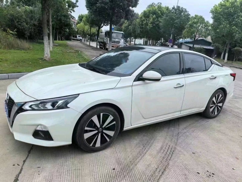 武汉22年日产天籁2