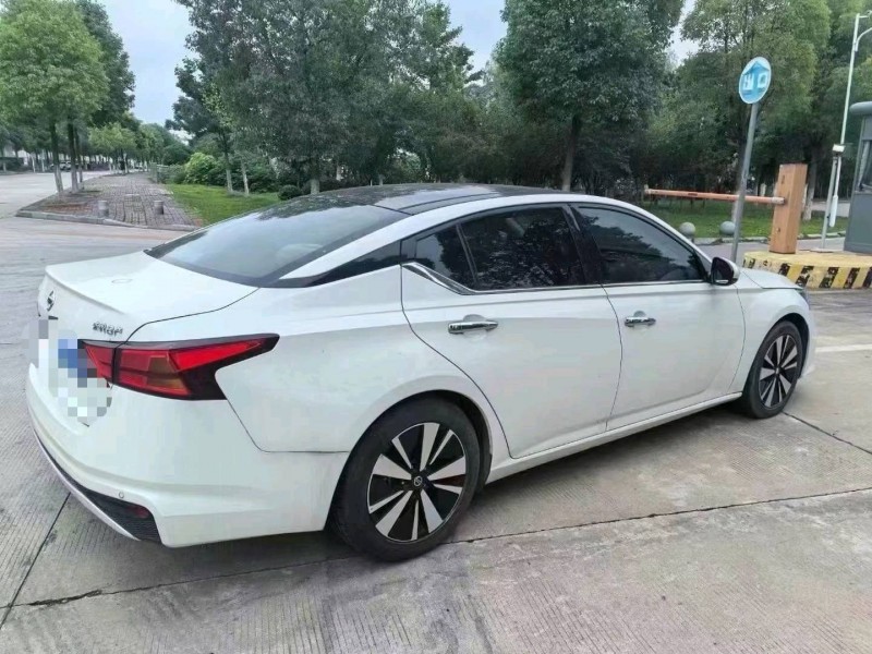 武汉22年日产天籁8