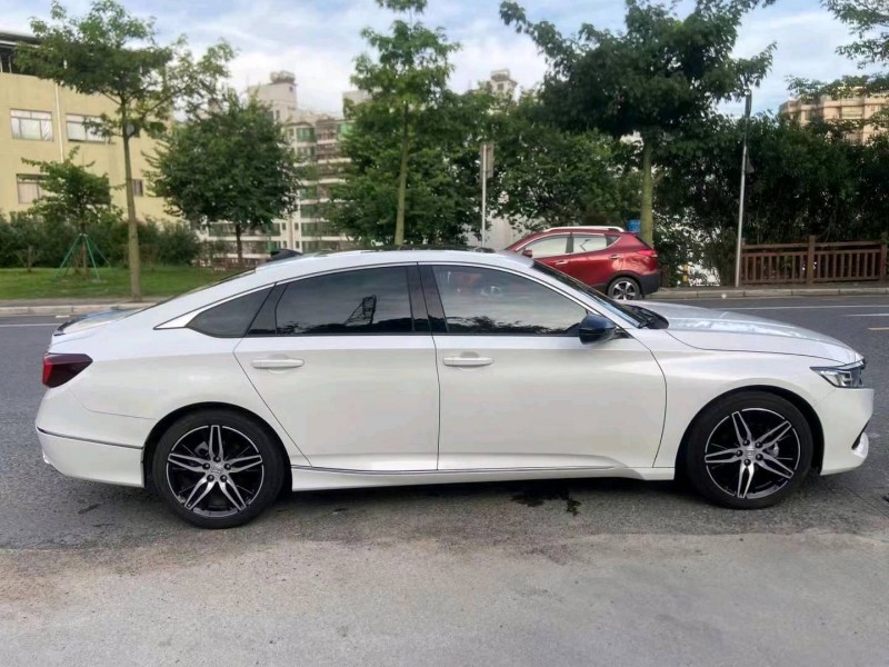 广州22年本田雅阁4