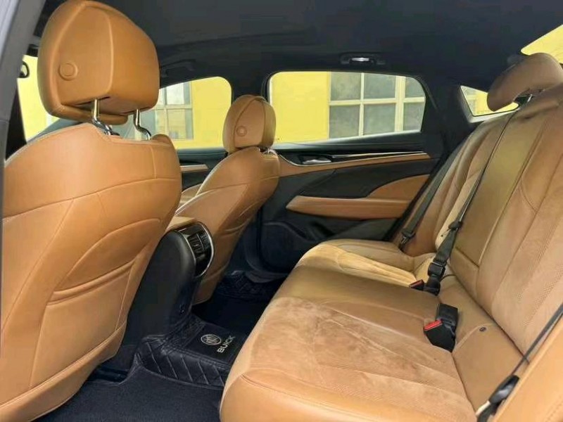 济宁18年别克君越7