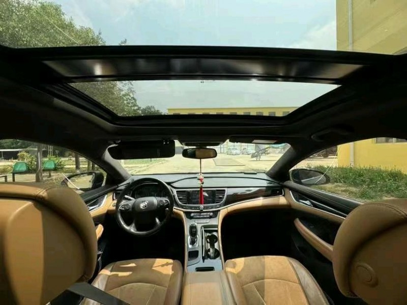 济宁18年别克君越8