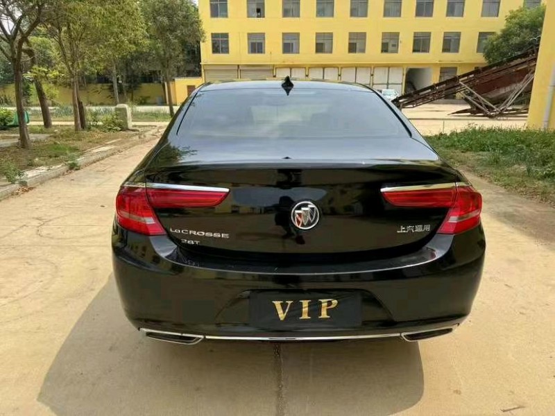 济宁18年别克君越9