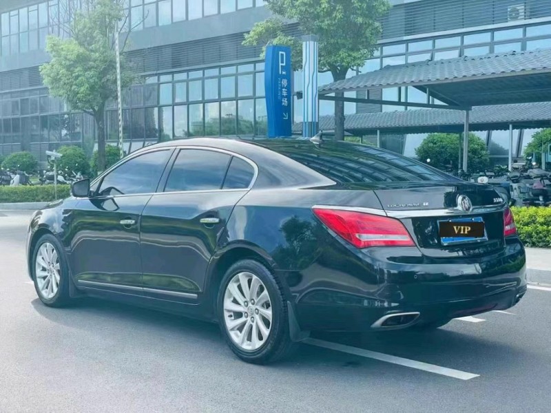 东莞14年别克君越8