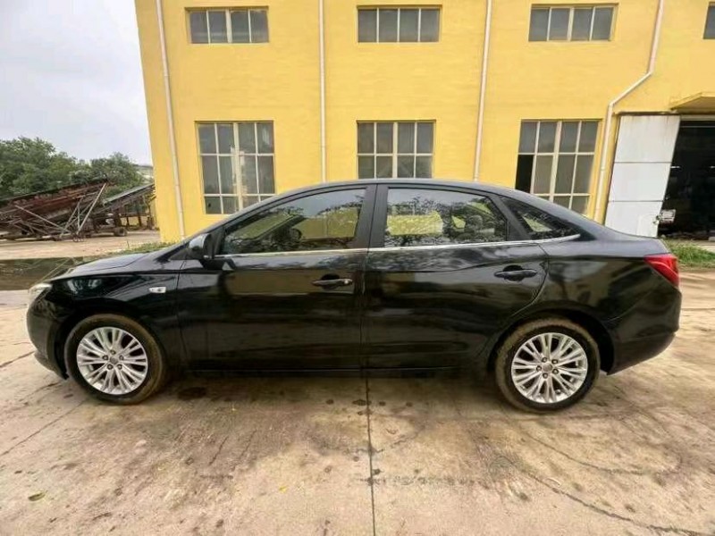 济宁17年别克英朗4