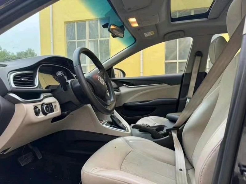 济宁17年别克英朗5