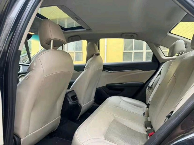 济宁17年别克英朗7