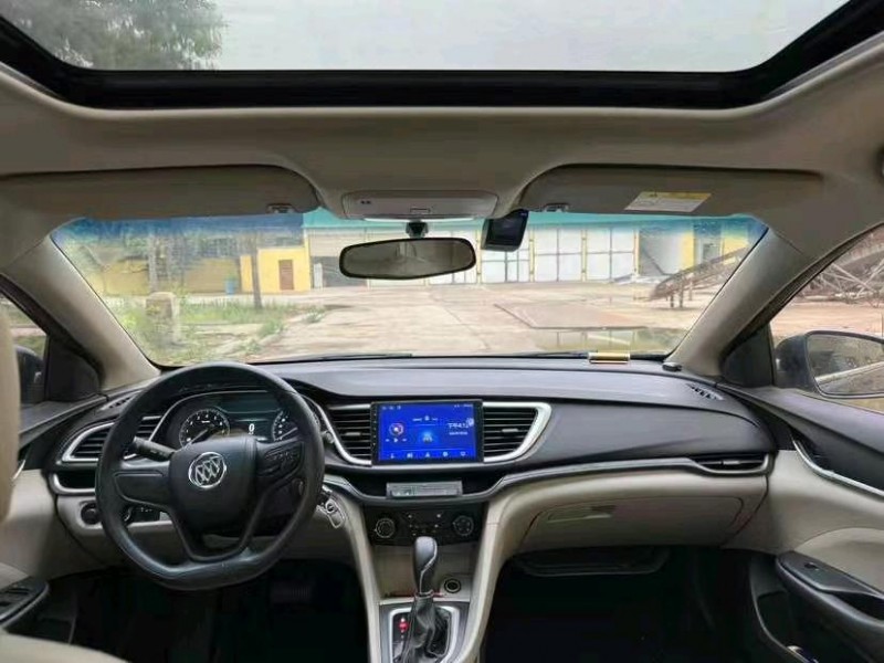 济宁17年别克英朗8