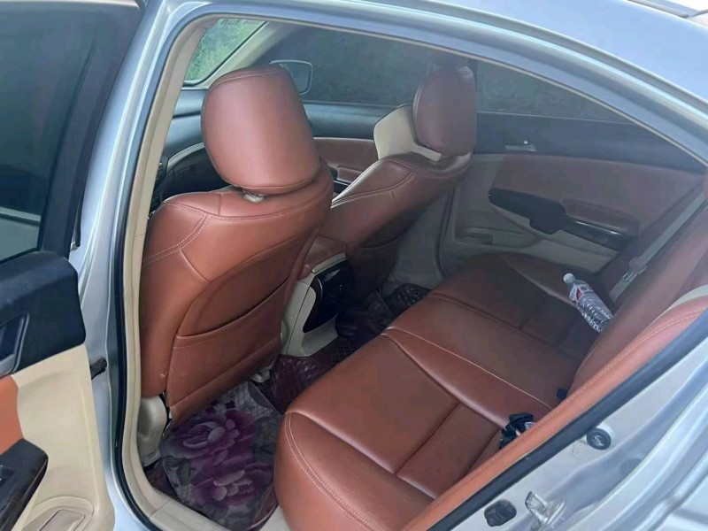 广州10年本田雅阁5