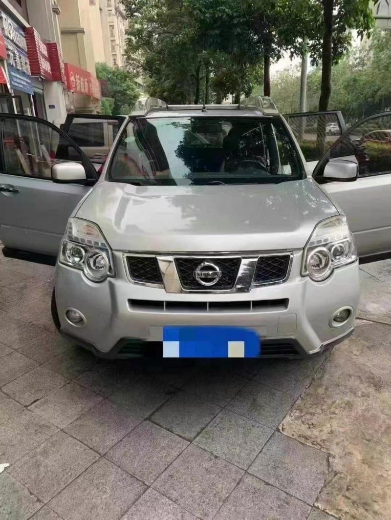 郑州14年日产奇骏1