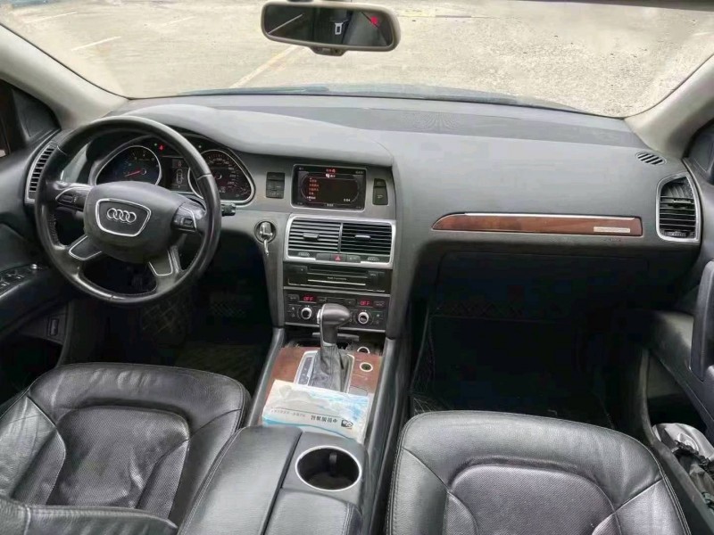 济宁13年奥迪Q75