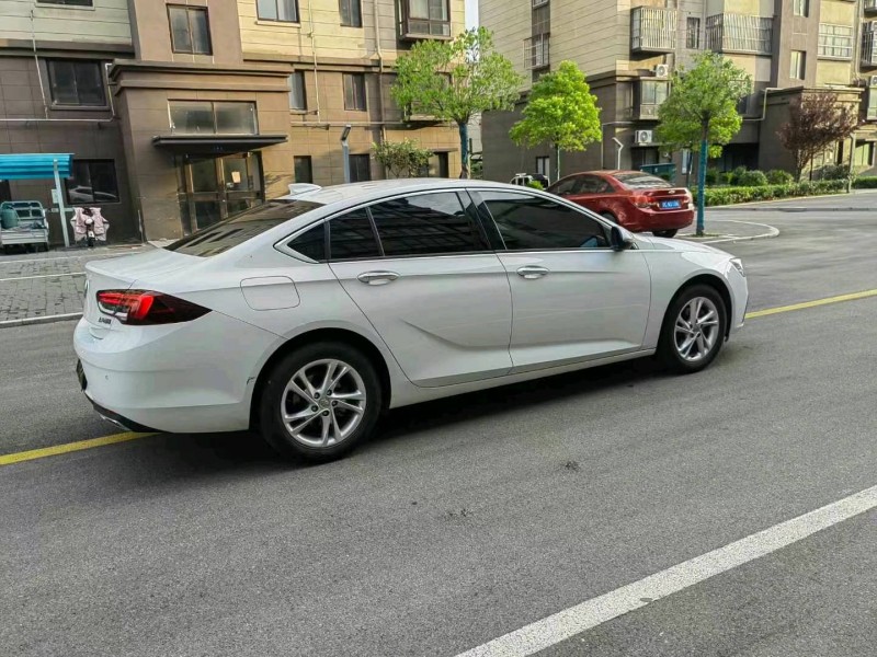 徐州20年别克君威8