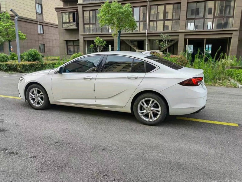 徐州20年别克君威9