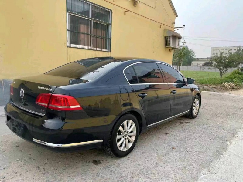 济南16年大众迈腾6