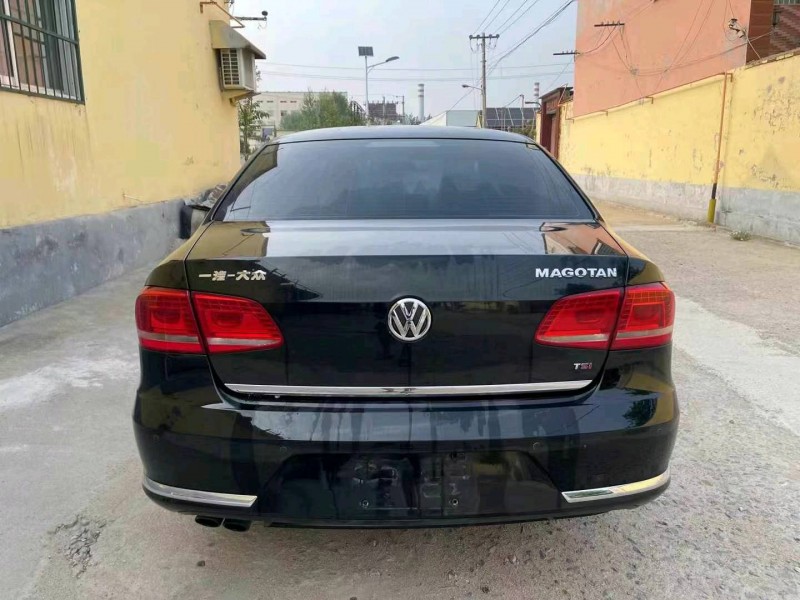 济南16年大众迈腾9