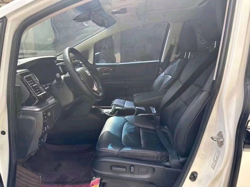 济宁18年本田艾力绅4