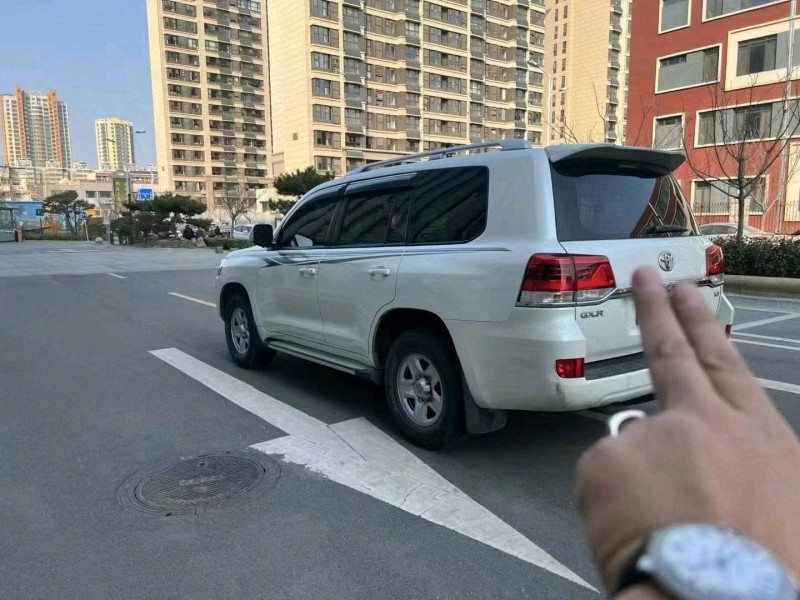 济南20年丰田兰德酷路泽5