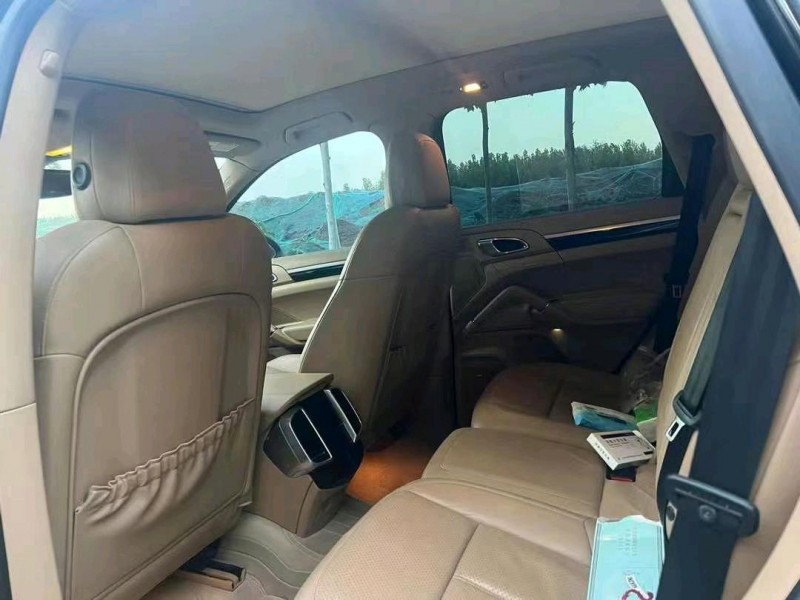 郑州14年保时捷卡宴6