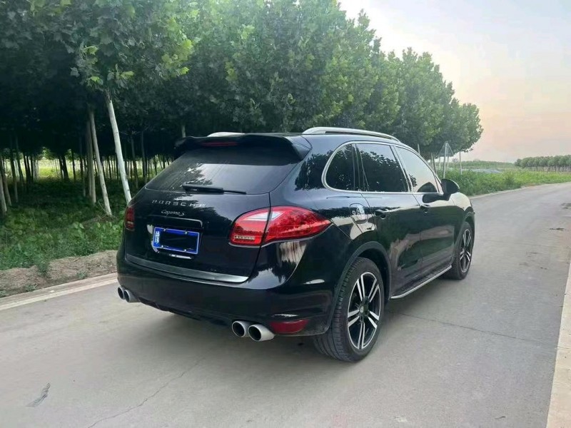 郑州14年保时捷卡宴9