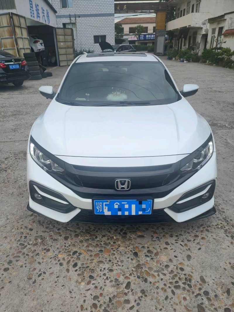 武汉21年本田思域1