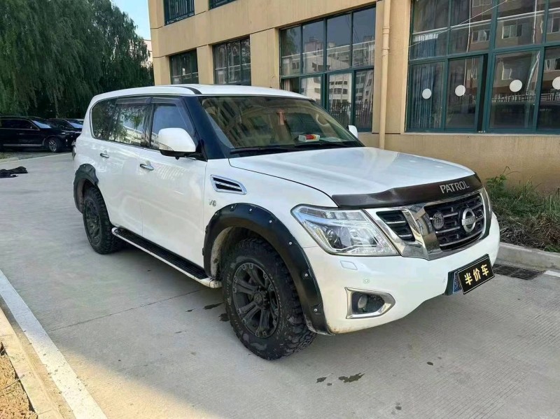 武汉17年日产途乐3