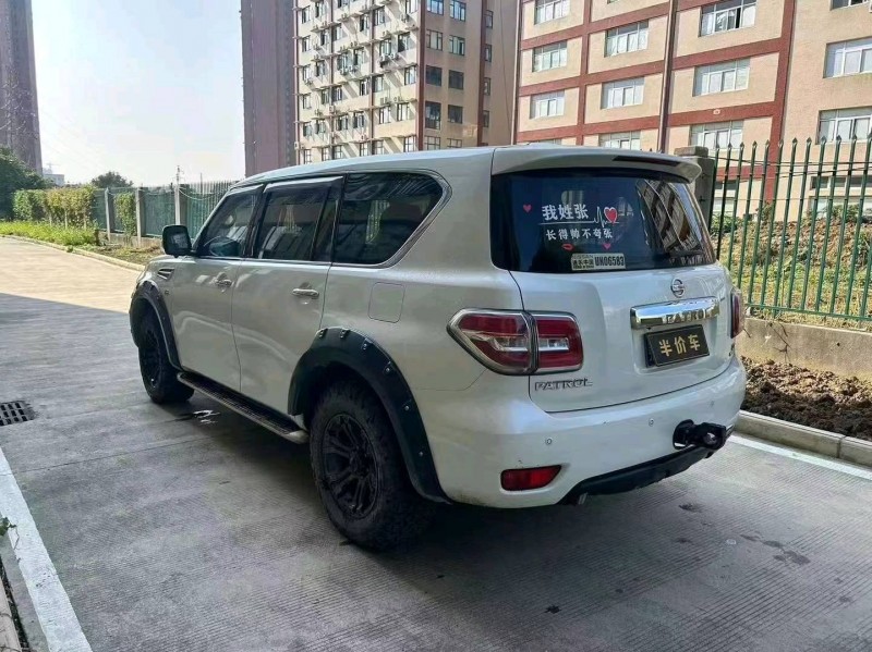 武汉17年日产途乐4