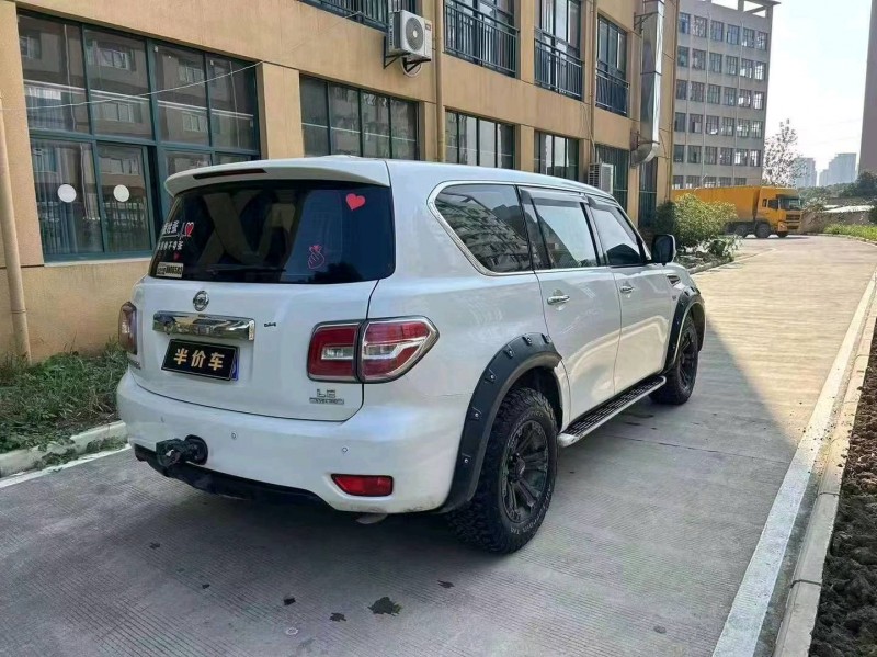 武汉17年日产途乐5