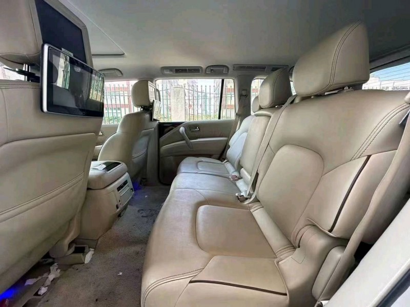 武汉17年日产途乐9