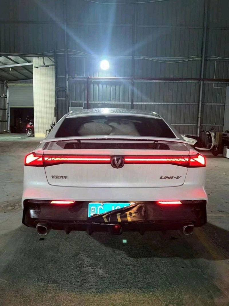 珠海23年長安汽車UNI-V8
