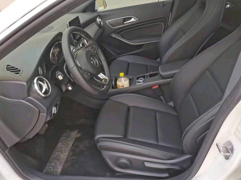 保定18年奔驰CLA8