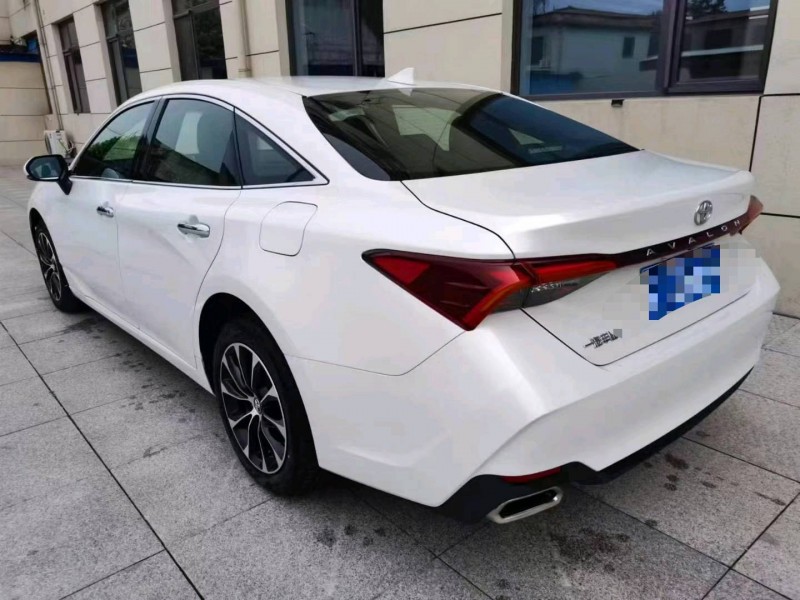 保定22年丰田亚洲龙5