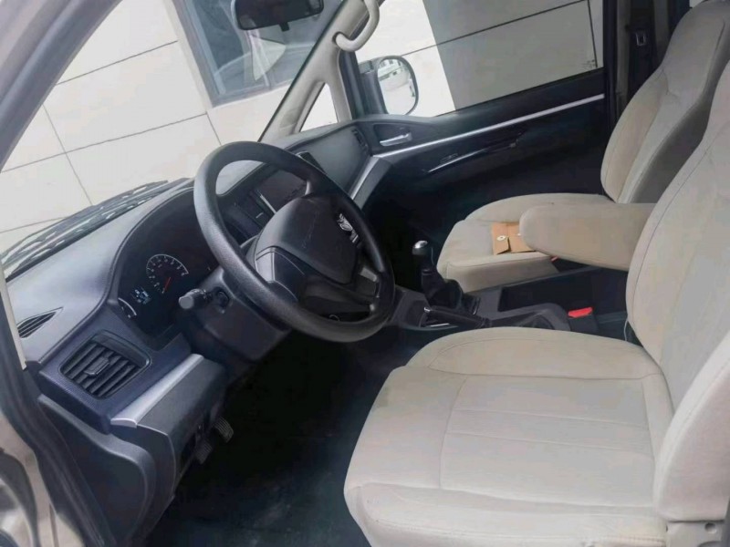 保定22年东风菱智6