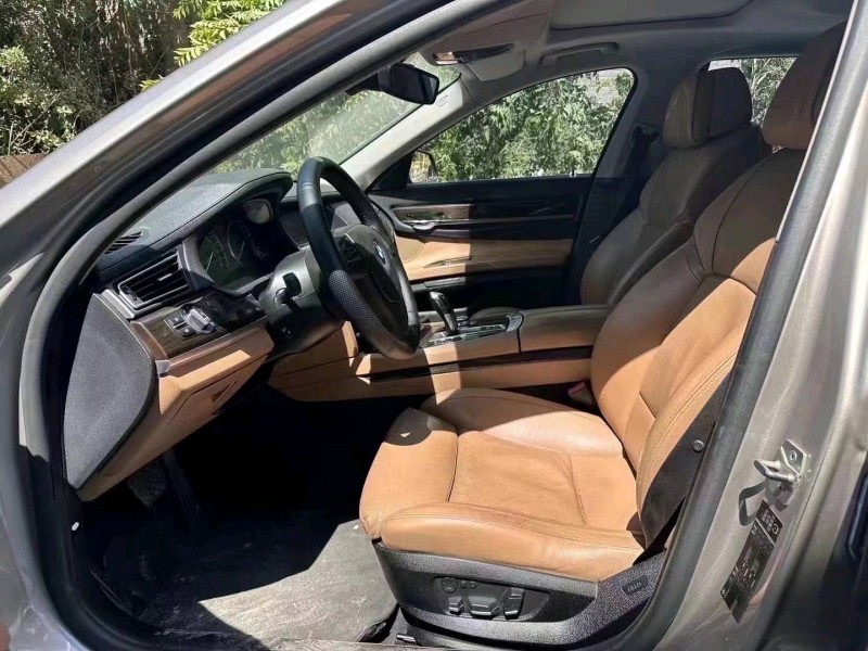 郑州11年宝马7系4