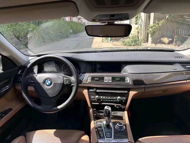 郑州11年宝马7系5