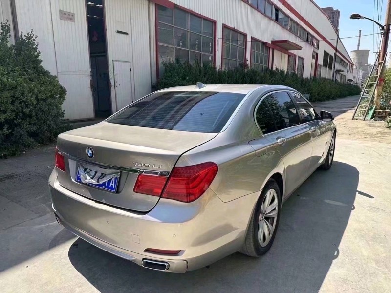 郑州11年宝马7系7