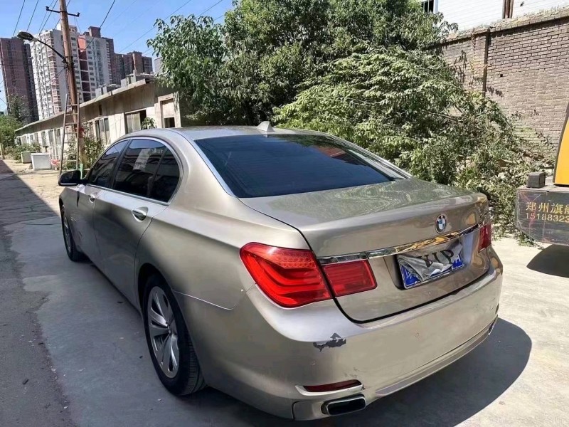 郑州11年宝马7系8