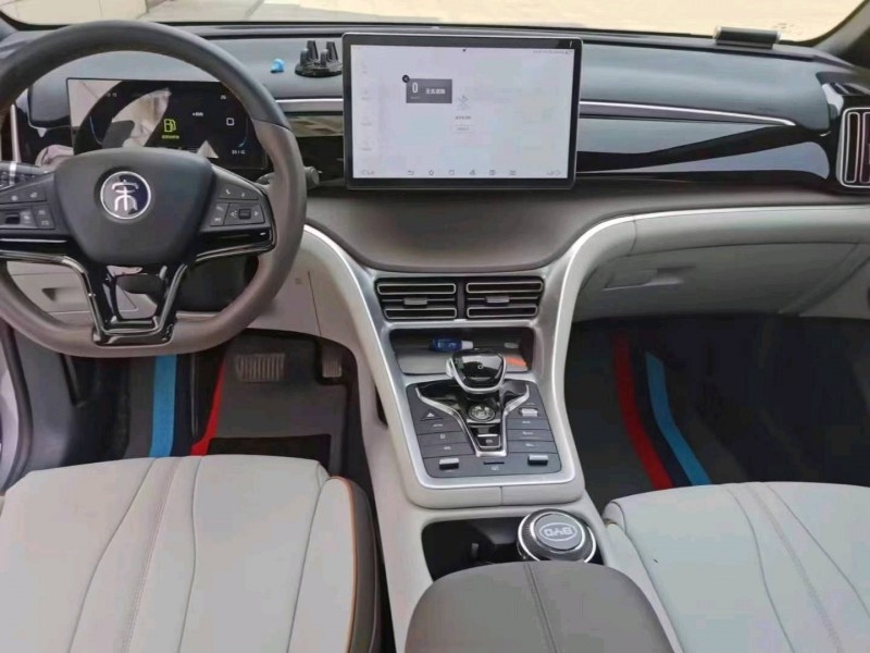 保定23年比亚迪宋7