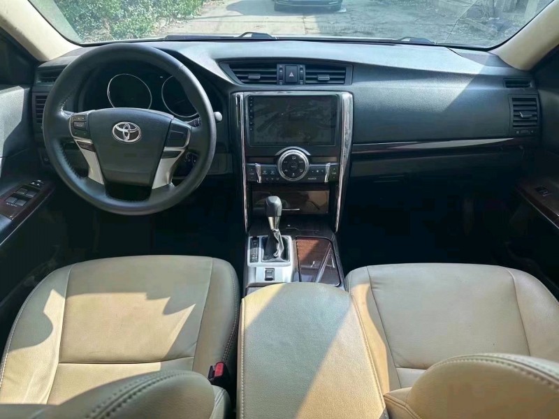 郑州14年丰田锐志5