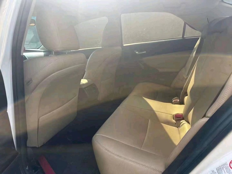 郑州14年丰田锐志6