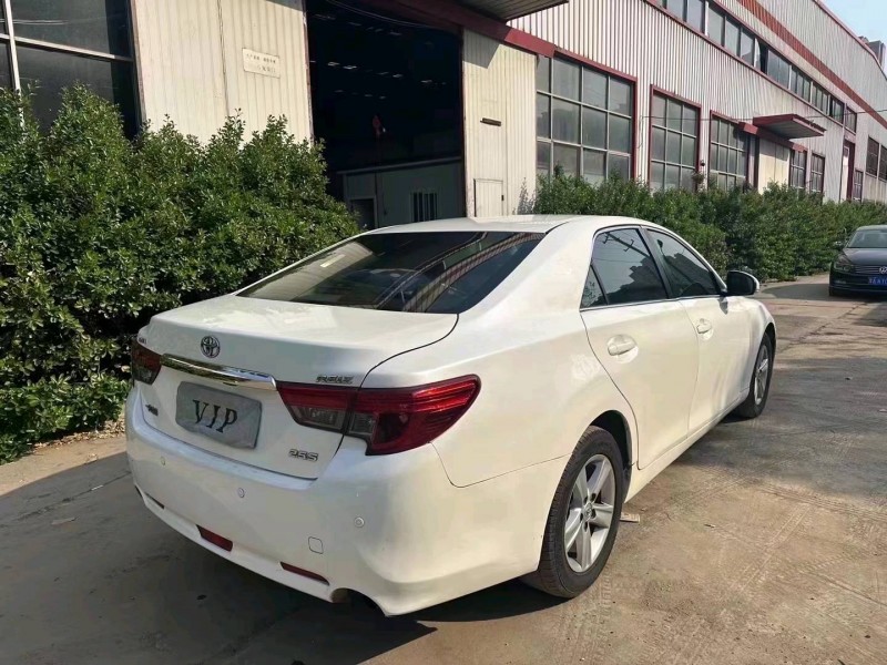 郑州14年丰田锐志7